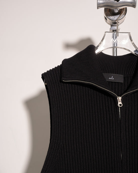 aalis TEAGEN zip up turtleneck knit vest (Black)