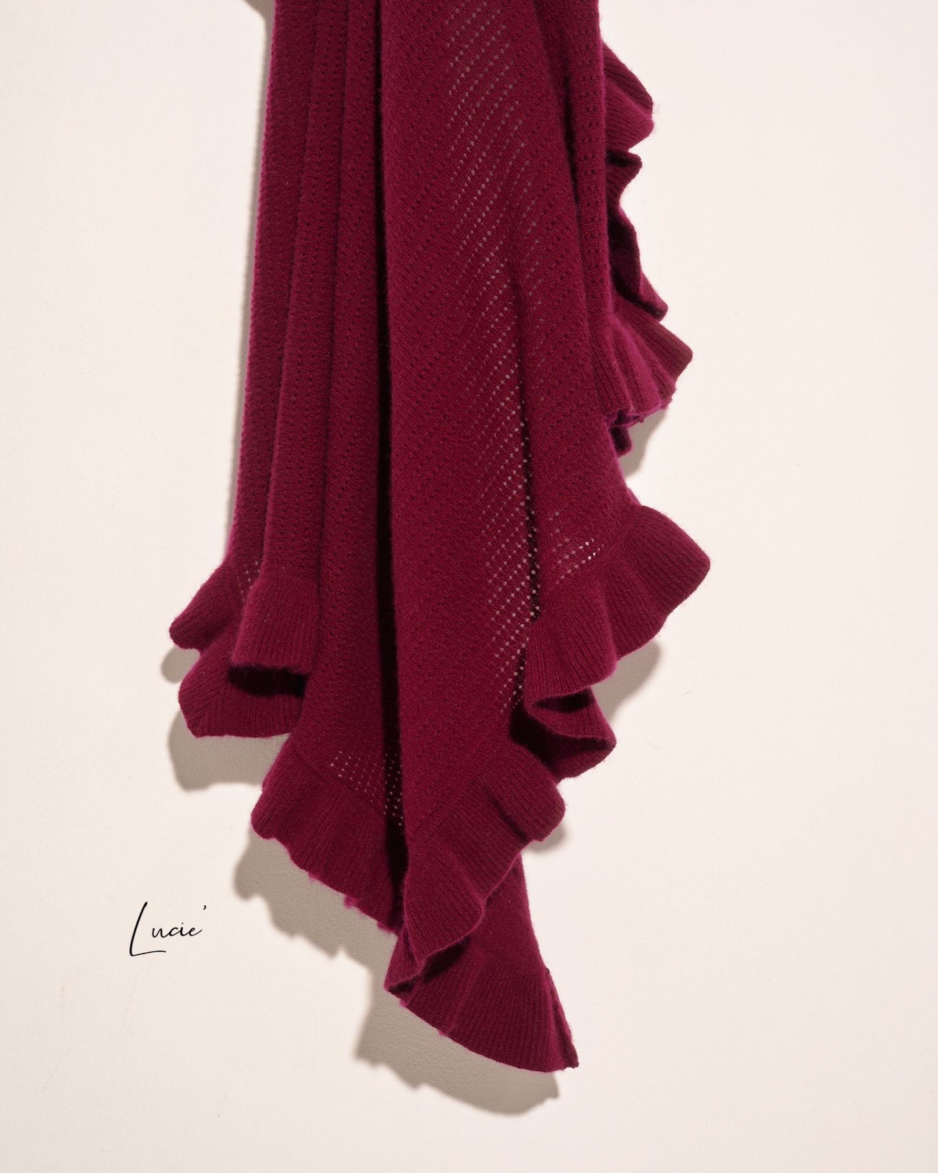 (Online Exclusive) aalis LUCIE FW24 cashmere scarf (Burgundy)