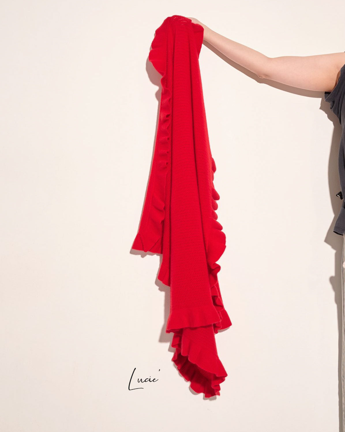 (Pre-order) aalis LUCIE FW24 cashmere scarf (Red)