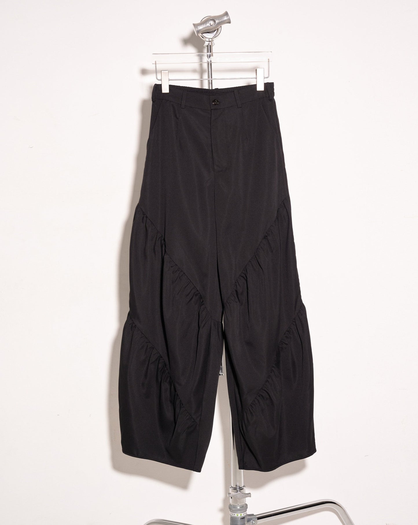 aalis NOAH diagonal ruching pants (Black)