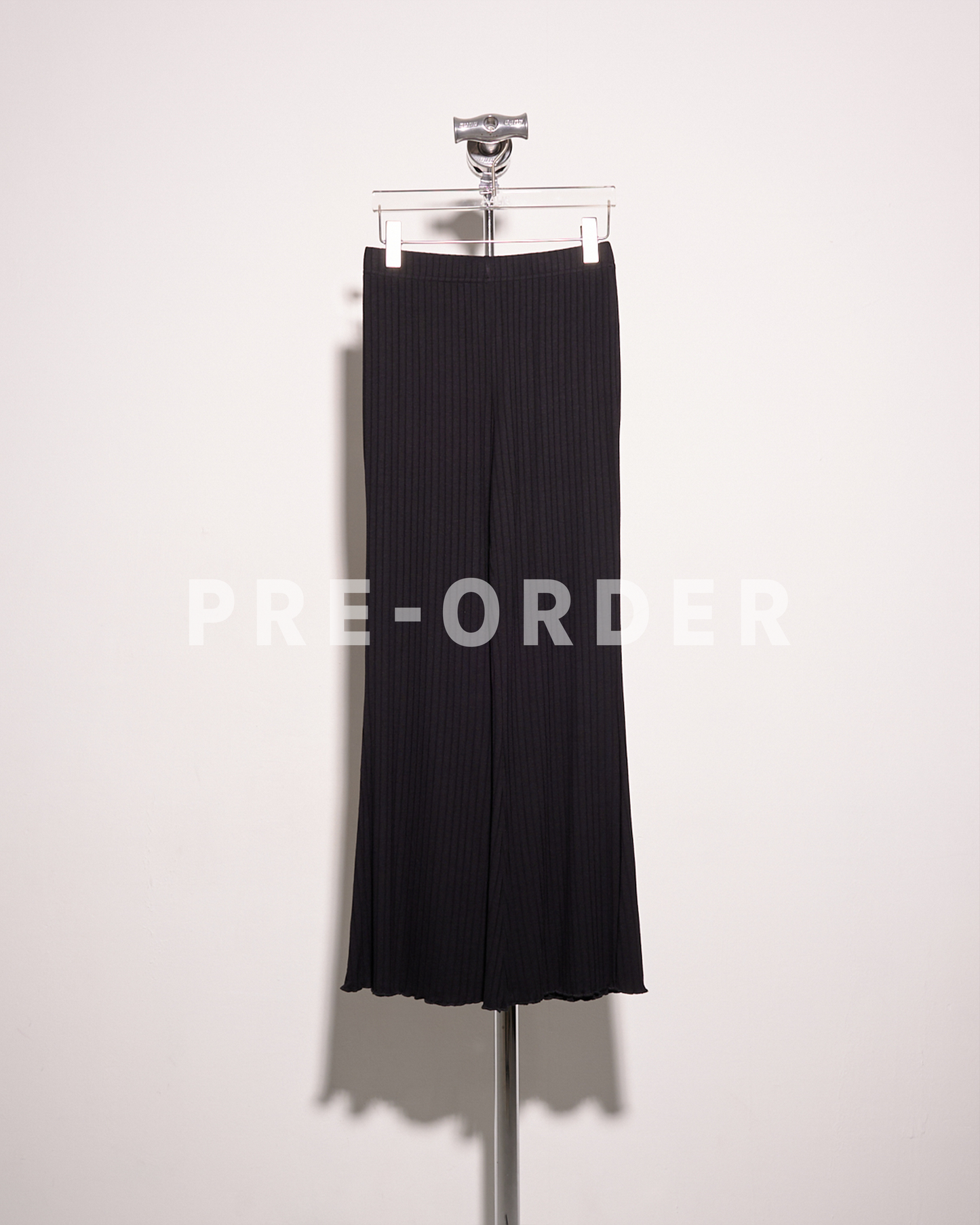 (Pre-order) aalis DENIA FW24 ruffle hem pants (Black)