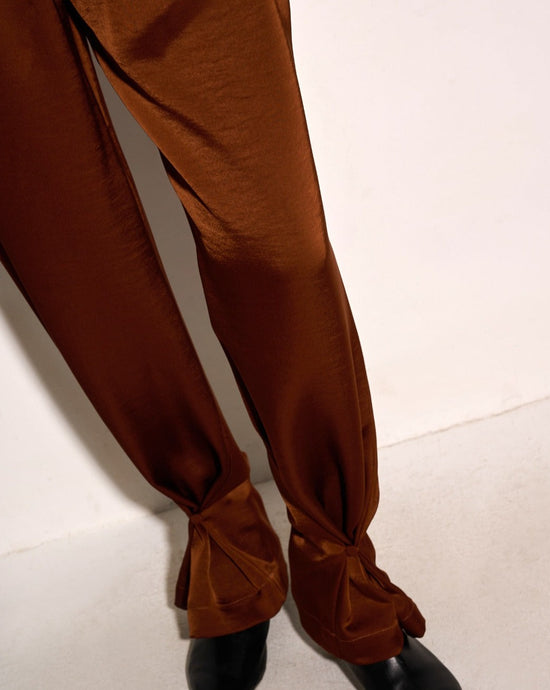 aalis SCOTT button detail cinch hem satin pants (Brown)