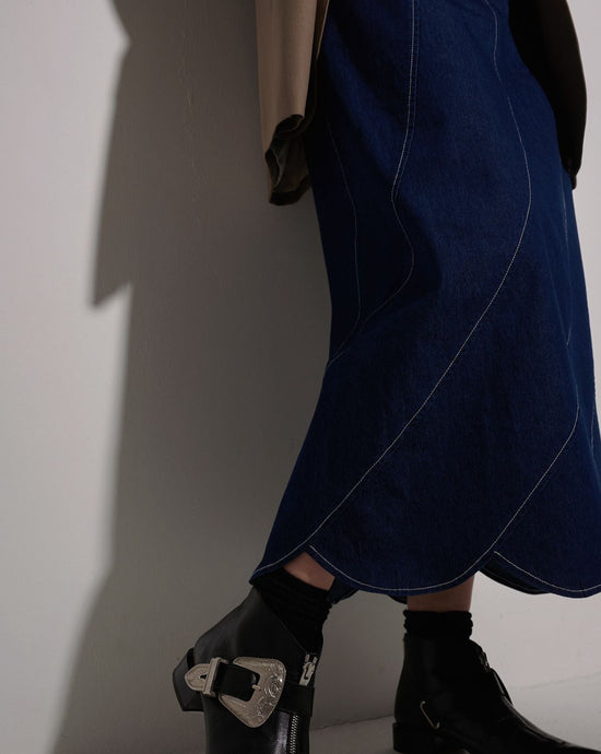 aalis AFRA scallop hem denim skirt (Dark blue)