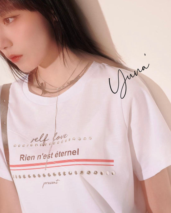 aalis YUNA studded printed SS tee (White)