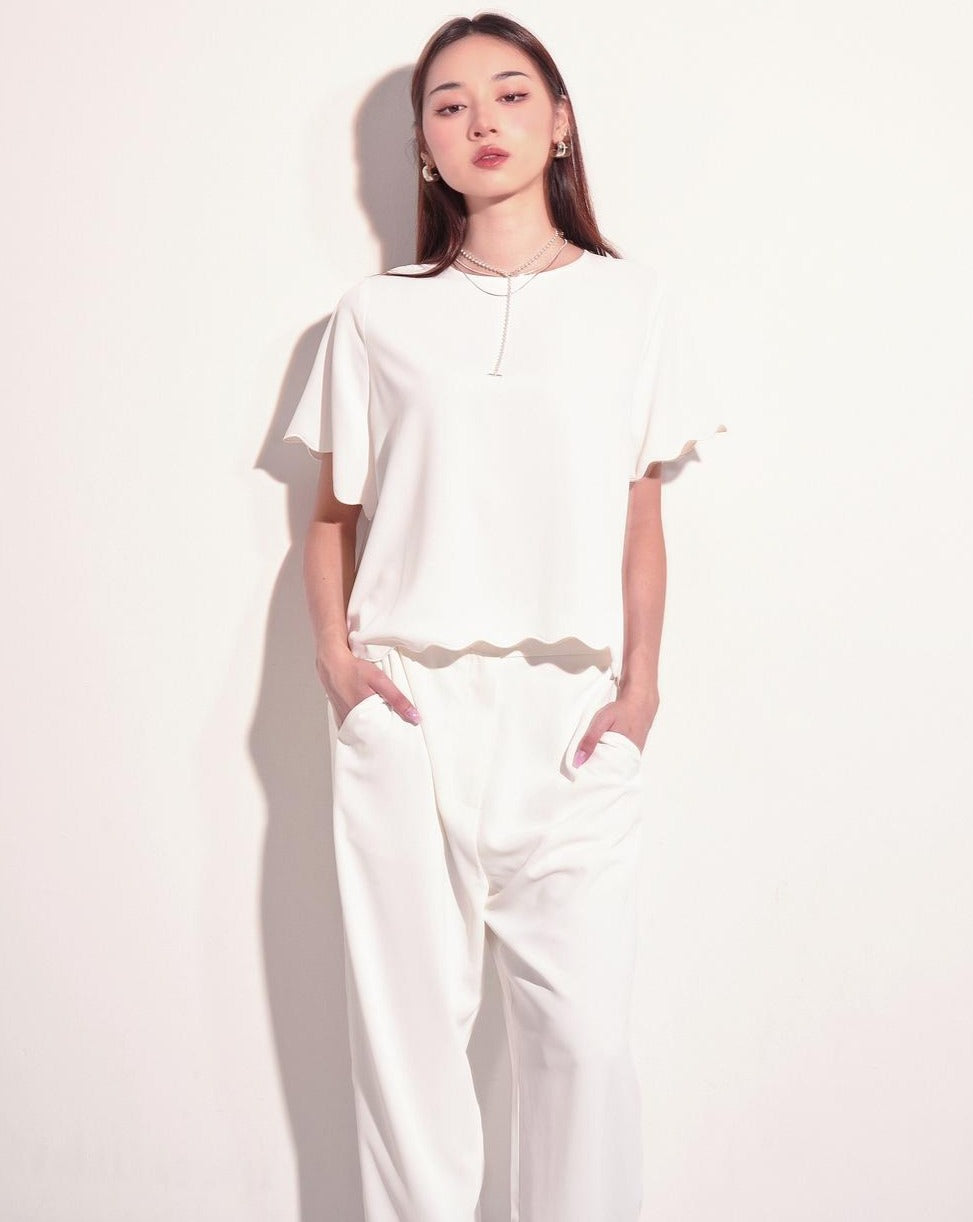 aalis ABIAH scallop hem S/S Top (White)