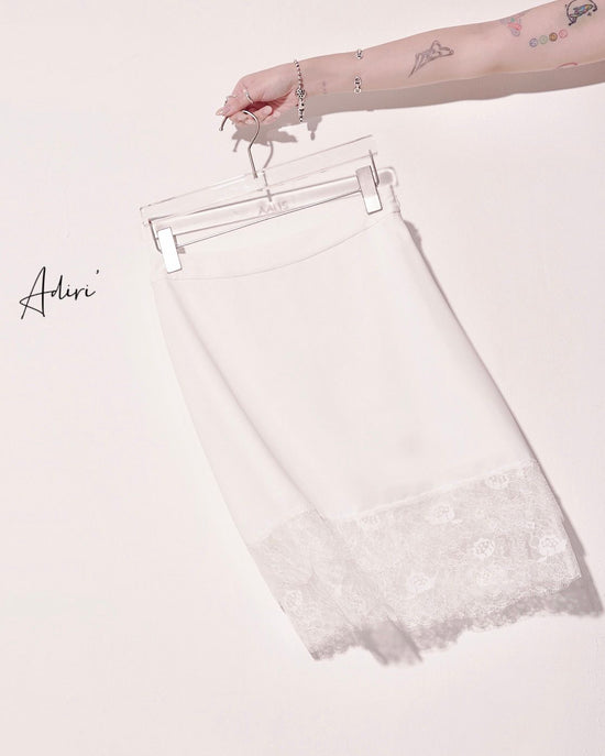 aalis ADIRI lace hem suiting skirt (White)