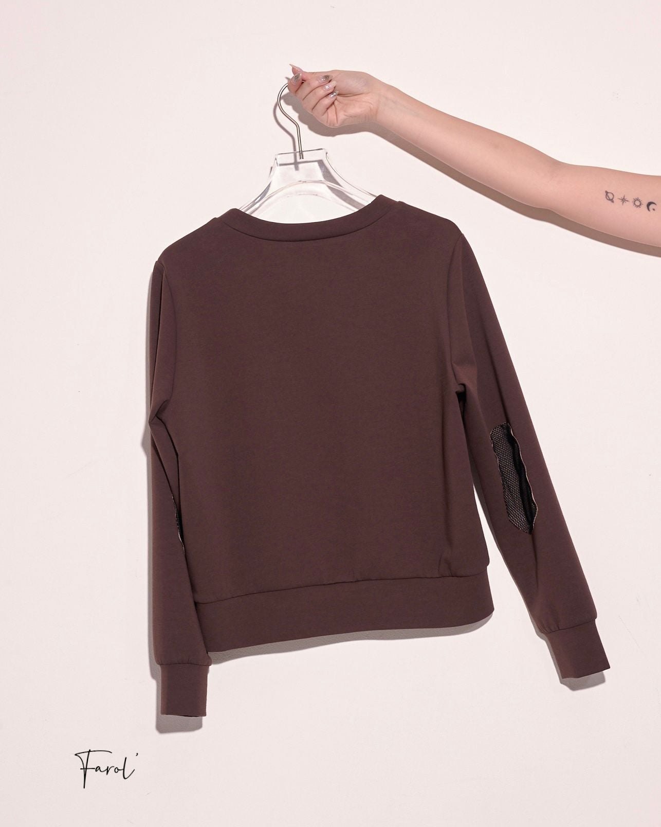 aalis FAROL FW24 sweater w lace patch on elbow (Dark brown)