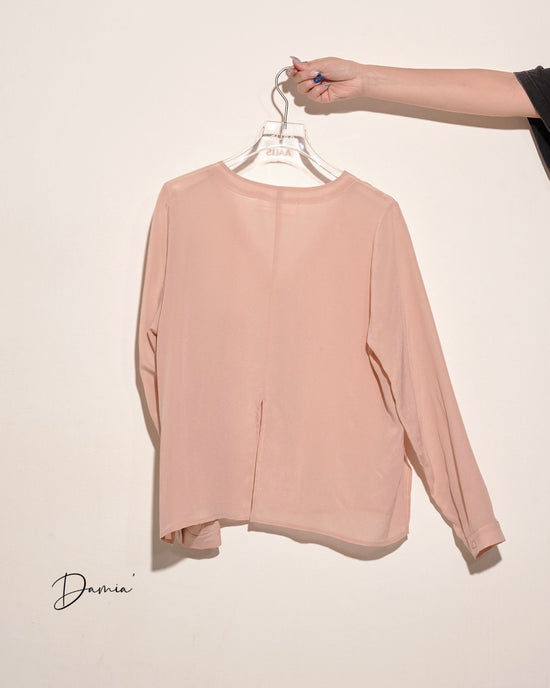 aalis DAMIA SILK single pocket V neck shirt (Pink nude)